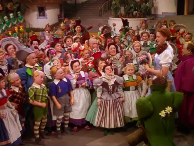 75 Wonderful Wizard of Oz Facts about the Cast, Characters, Costumes -  Parade